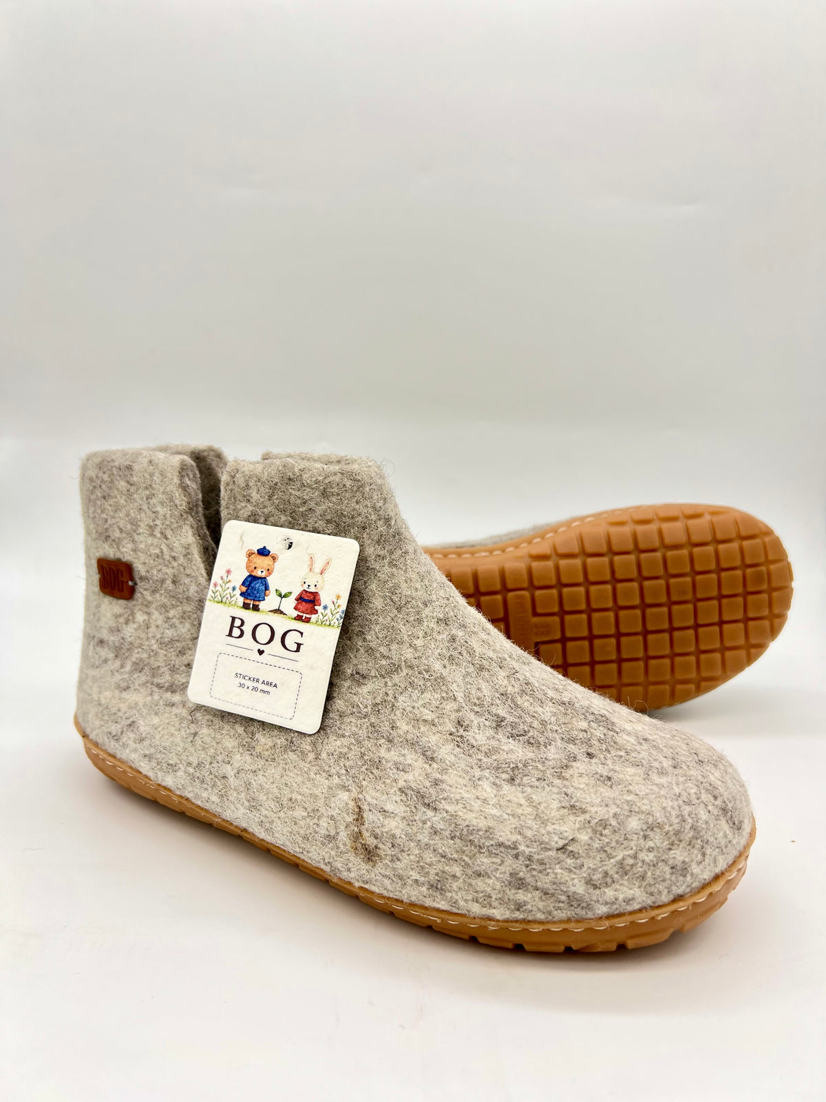 Handmade Mongolian felt shoes – side and sole view