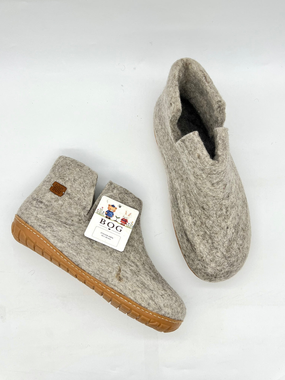 Handmade Mongolian felt shoes – pair view from above