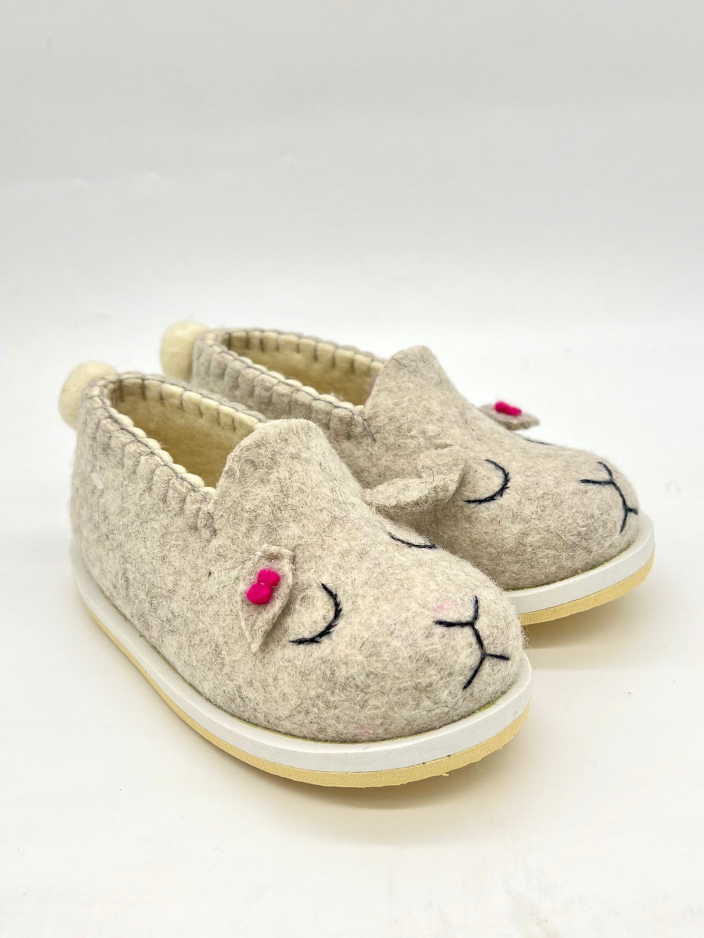 Sheep felt slippers grey - pair view